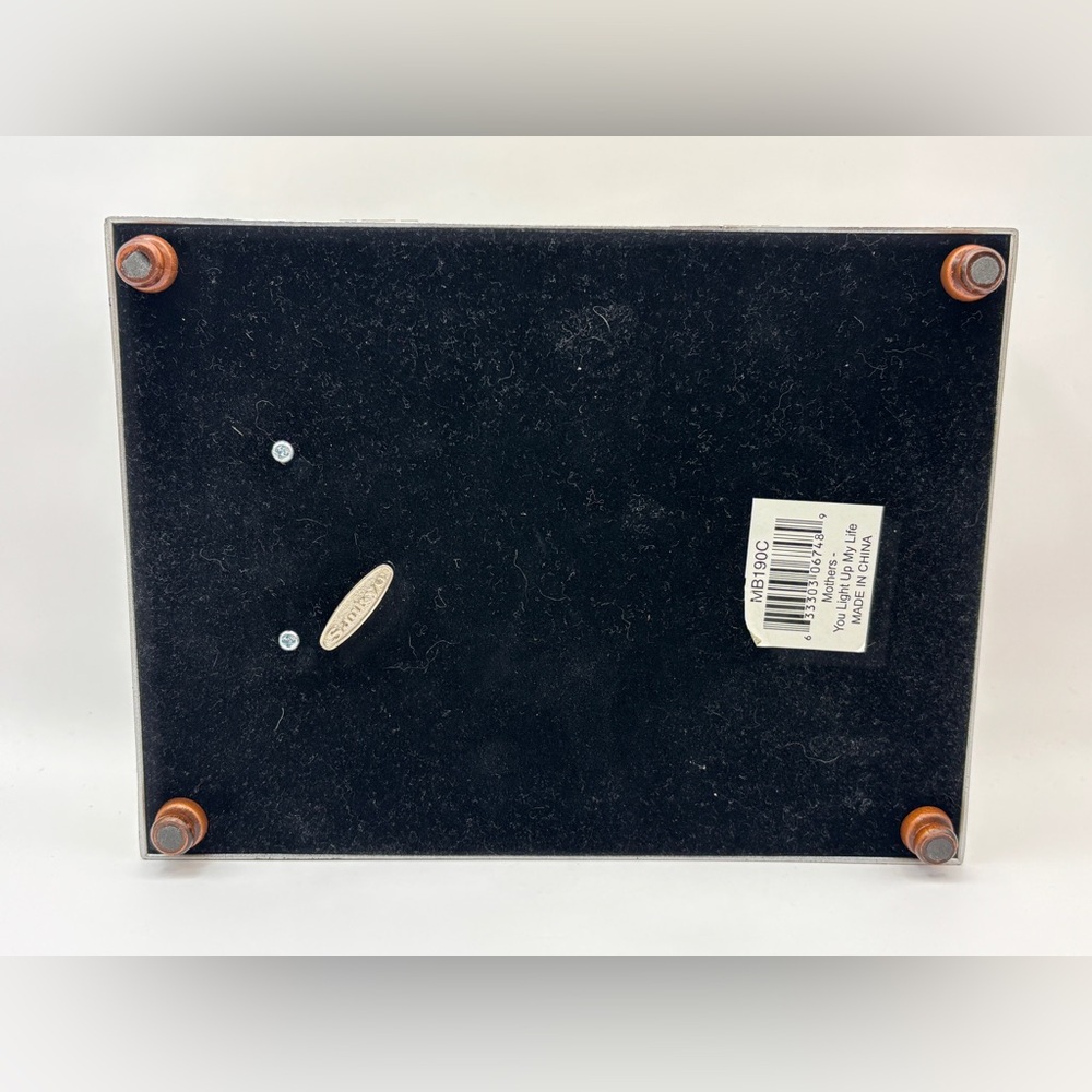 Beautiful Mother-themed Jewelry/Music Box with Swappable Picture Frame - Picture 10 of 13